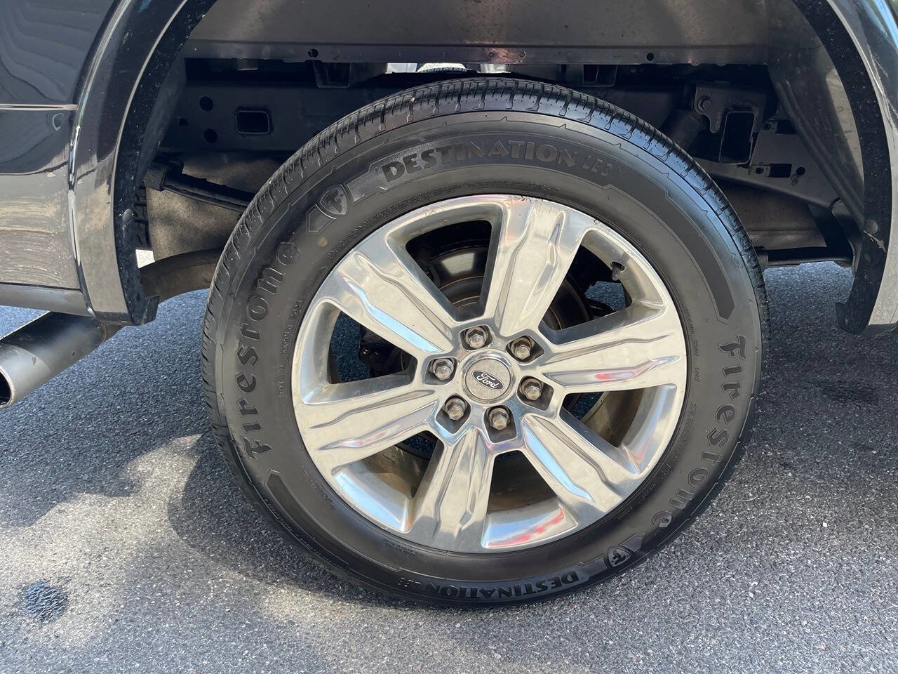 Used 2015 Ford F150 Platinum w/ Equipment Group 701A Luxury AWD/4WD image 14