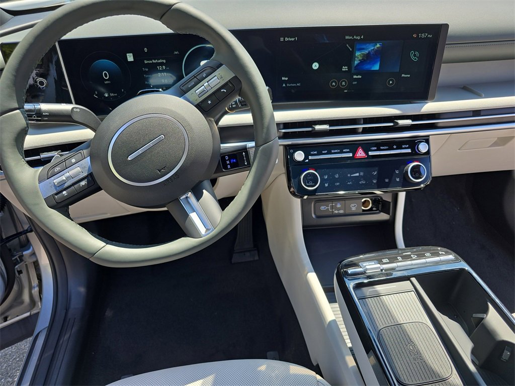 New 2025 Hyundai Tucson Limited image 24