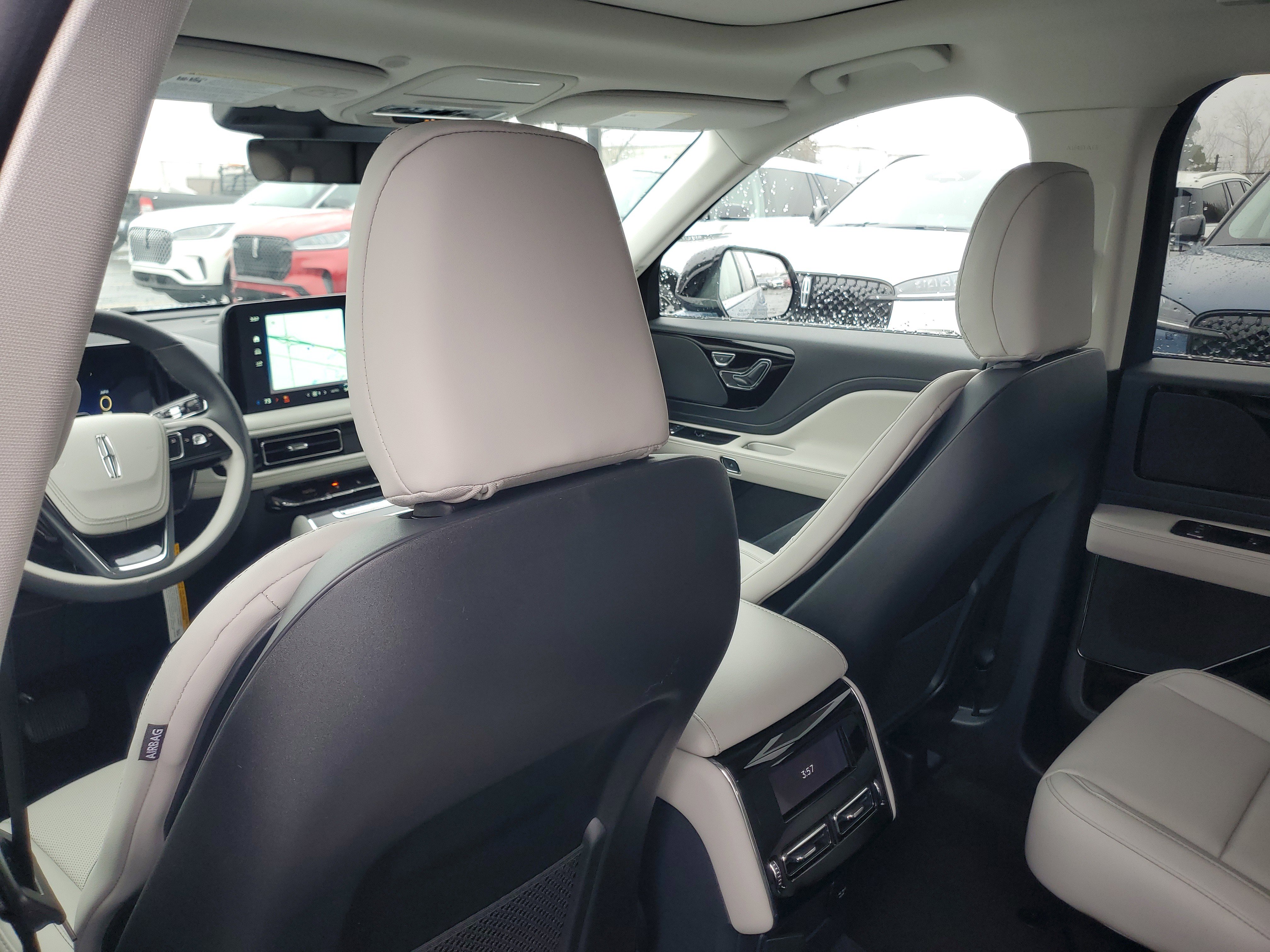 New 2026 Lincoln Aviator AWD image 24