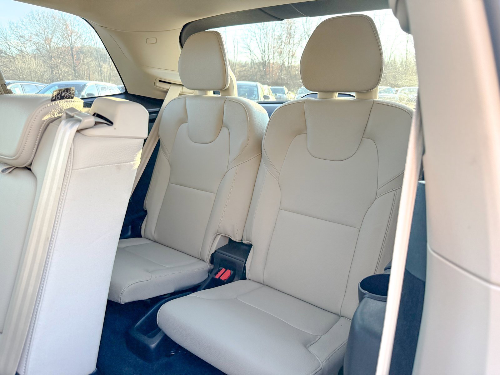 Used 2022 Volvo XC90 T5 Momentum w/ Climate Package image 21