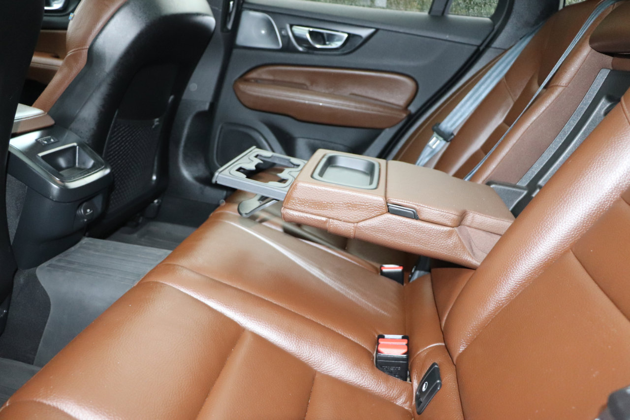 Used 2021 Volvo V60 T5 Cross Country w/ Advanced Package image 16