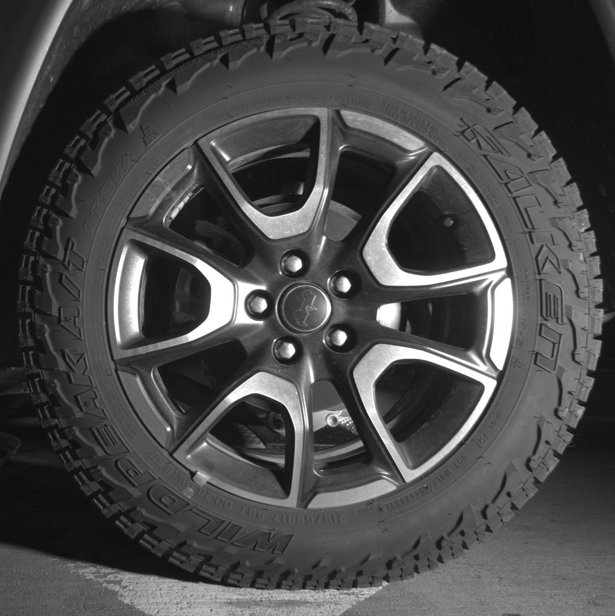 Used 2025 Jeep Compass Trailhawk AWD/4WD image 14