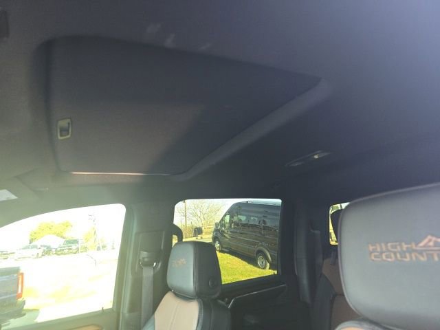 Used 2024 Chevrolet Silverado 3500 High Country w/ High Country Premium Package image 17