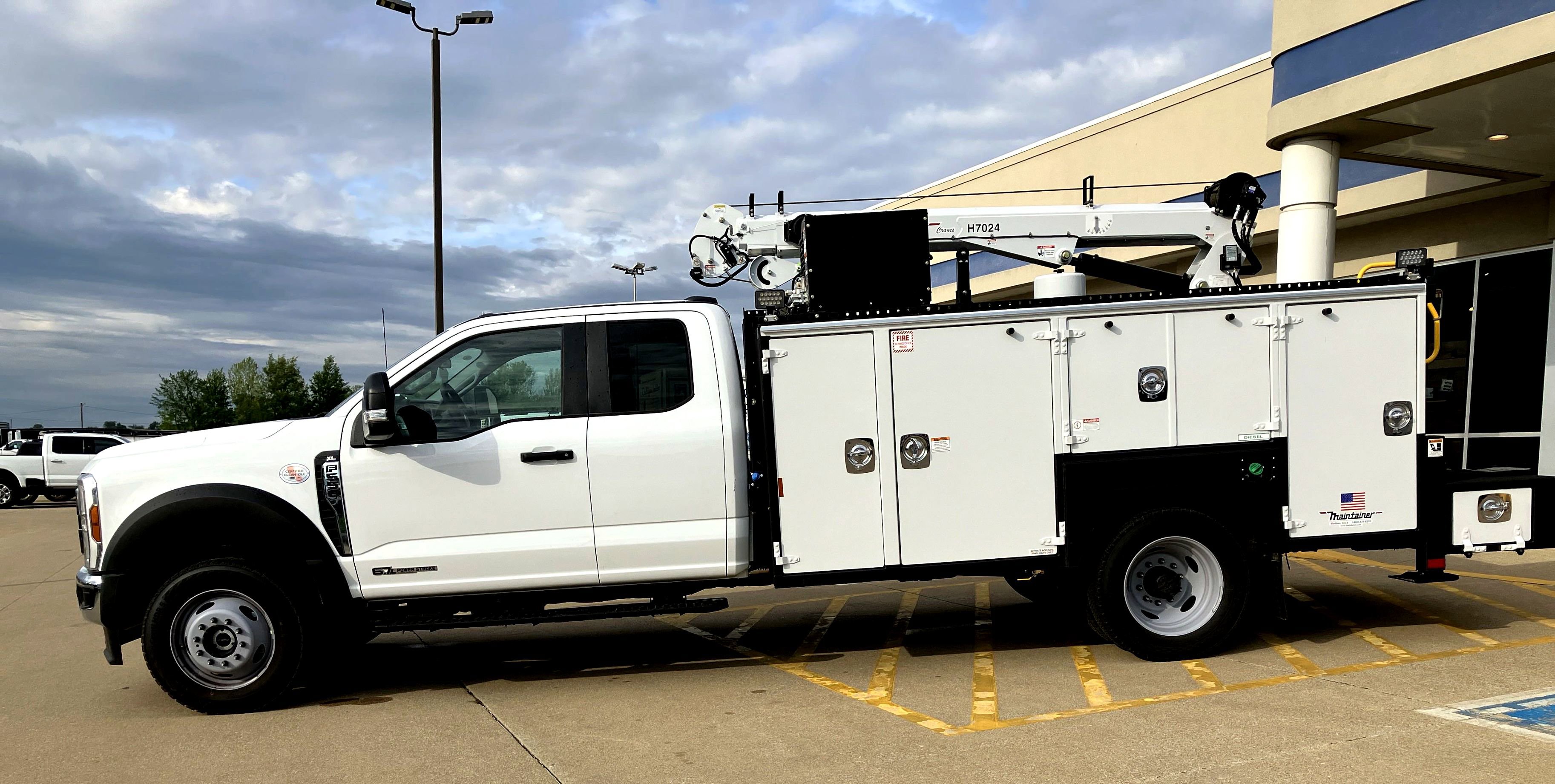 New 2025 Ford F550 4x4 SuperCab Super Duty image 3