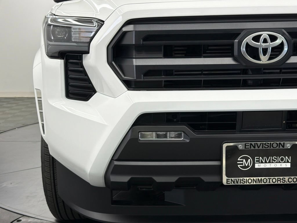 Used 2026 Toyota Tacoma SR5 AWD/4WD image 15