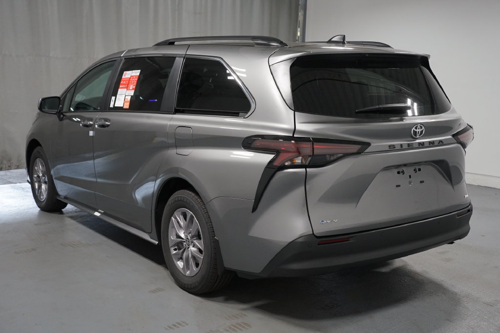 New 2026 Toyota Sienna XLE FWD image 6