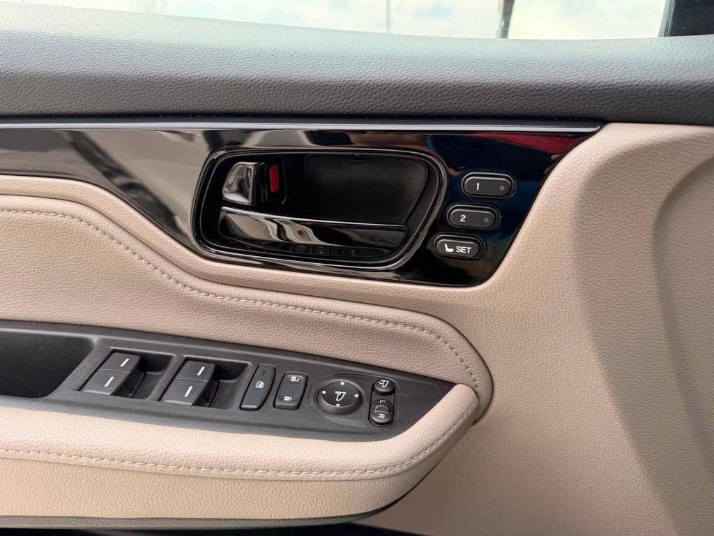 Used 2019 Honda Odyssey Elite image 25