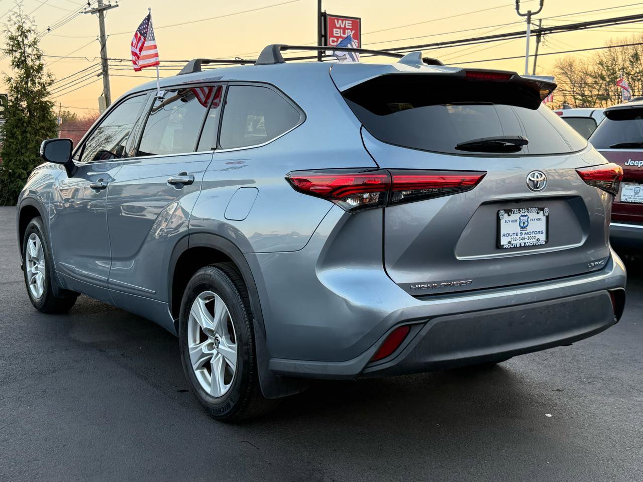 Used 2021 Toyota Highlander LE image 7