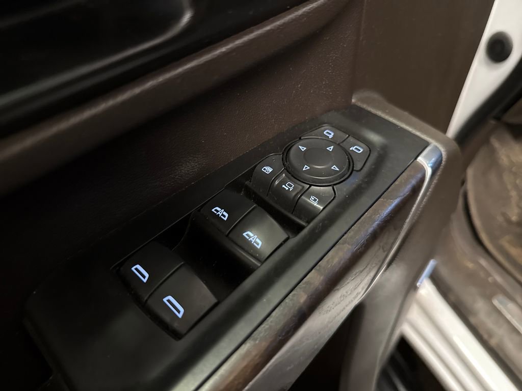 Used 2021 GMC Sierra 3500 Denali w/ Denali Ultimate Package image 16