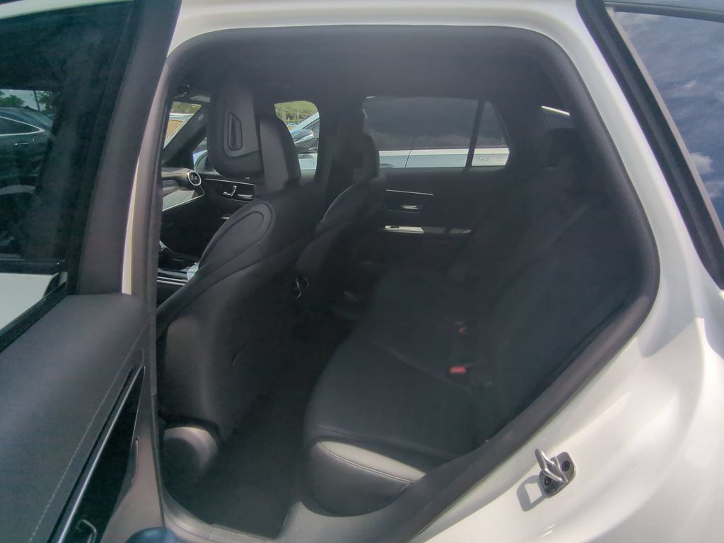 Used 2024 Mercedes-Benz GLC 300 image 5