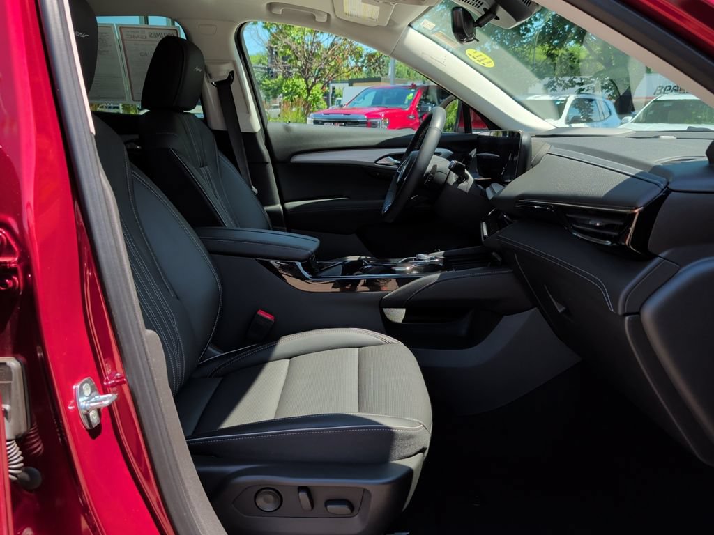 Used 2024 Buick Envision Avenir AWD/4WD image 37