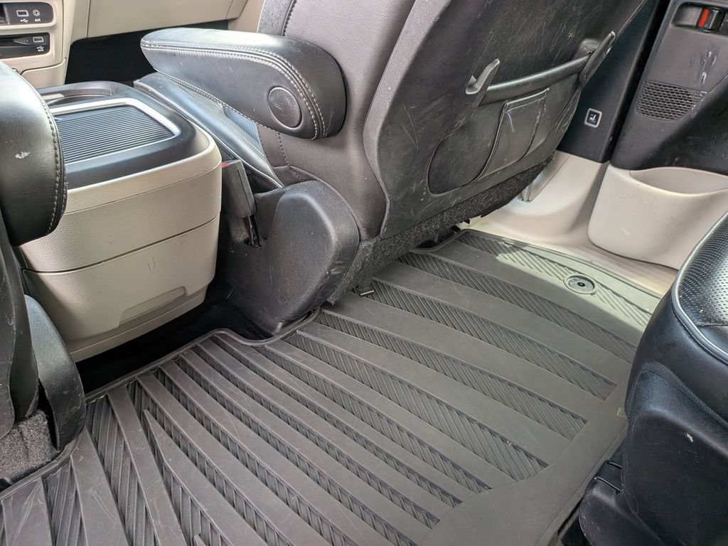 Used 2020 Chrysler Pacifica Limited w/ Advanced Safetytec Group FWD image 39