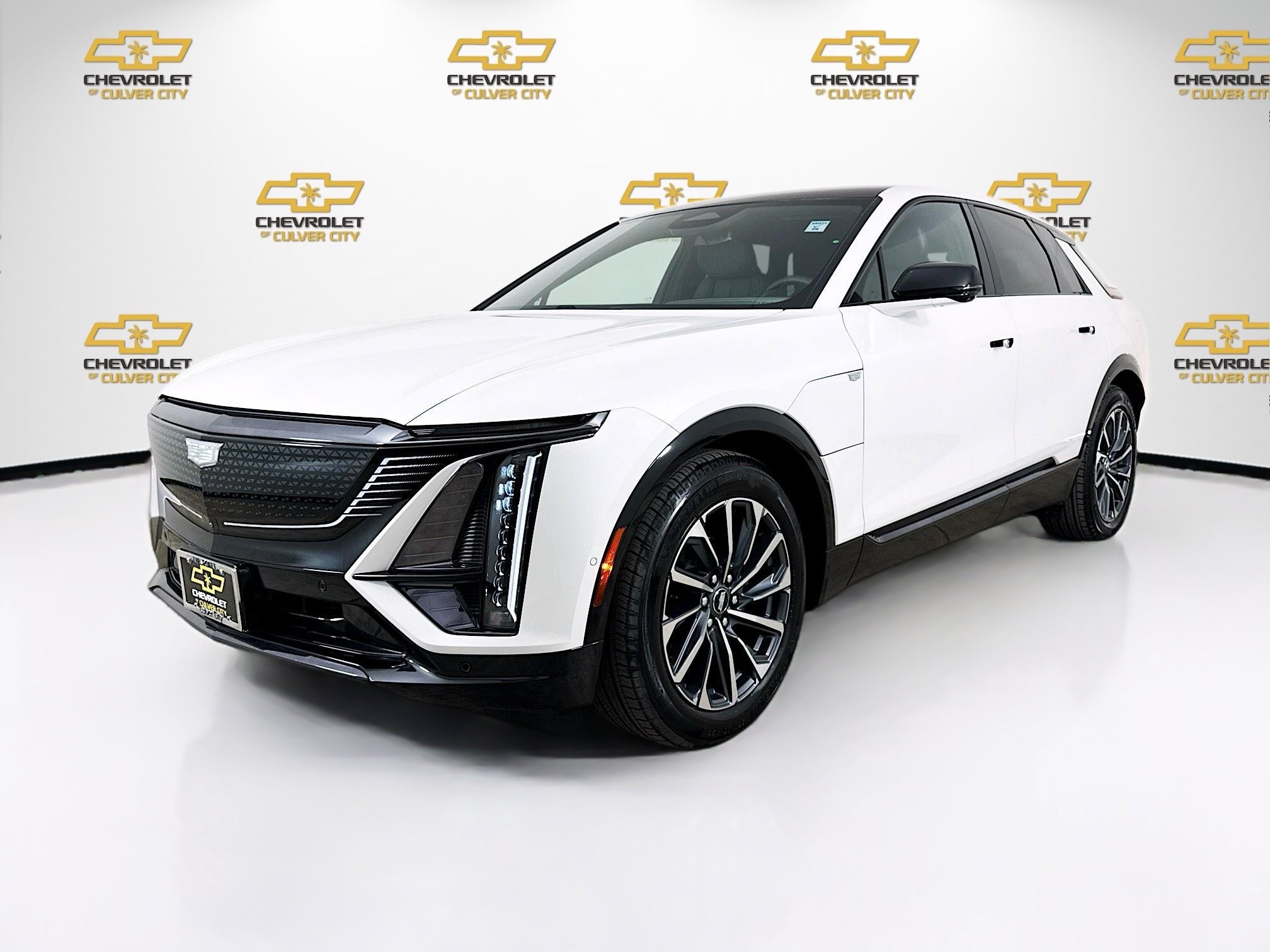Used 2025 Cadillac Lyriq Sport RWD image 3