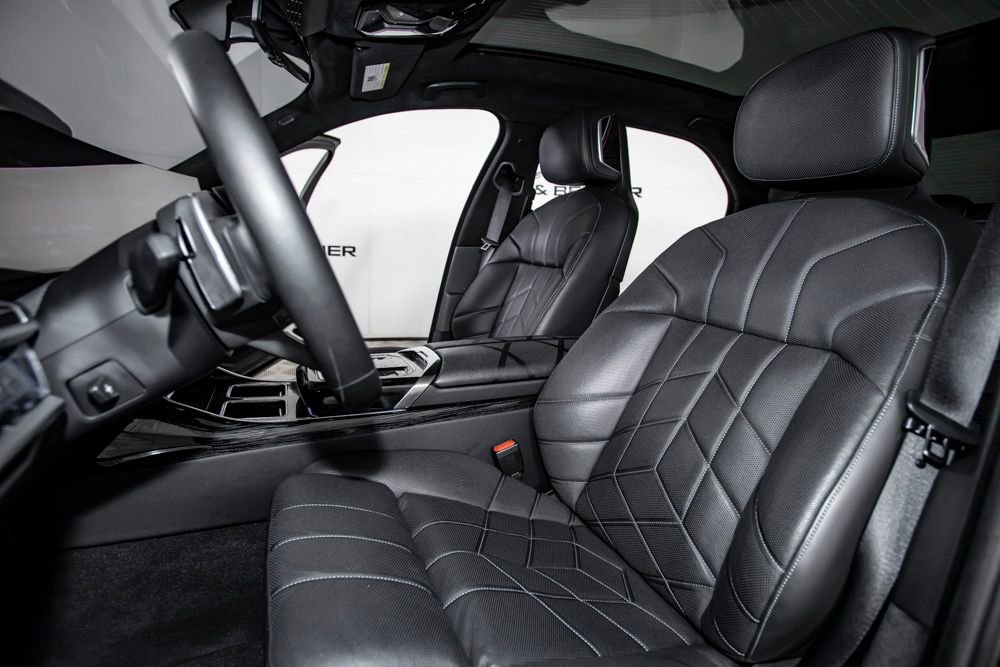 Used 2023 BMW 740i RWD image 15