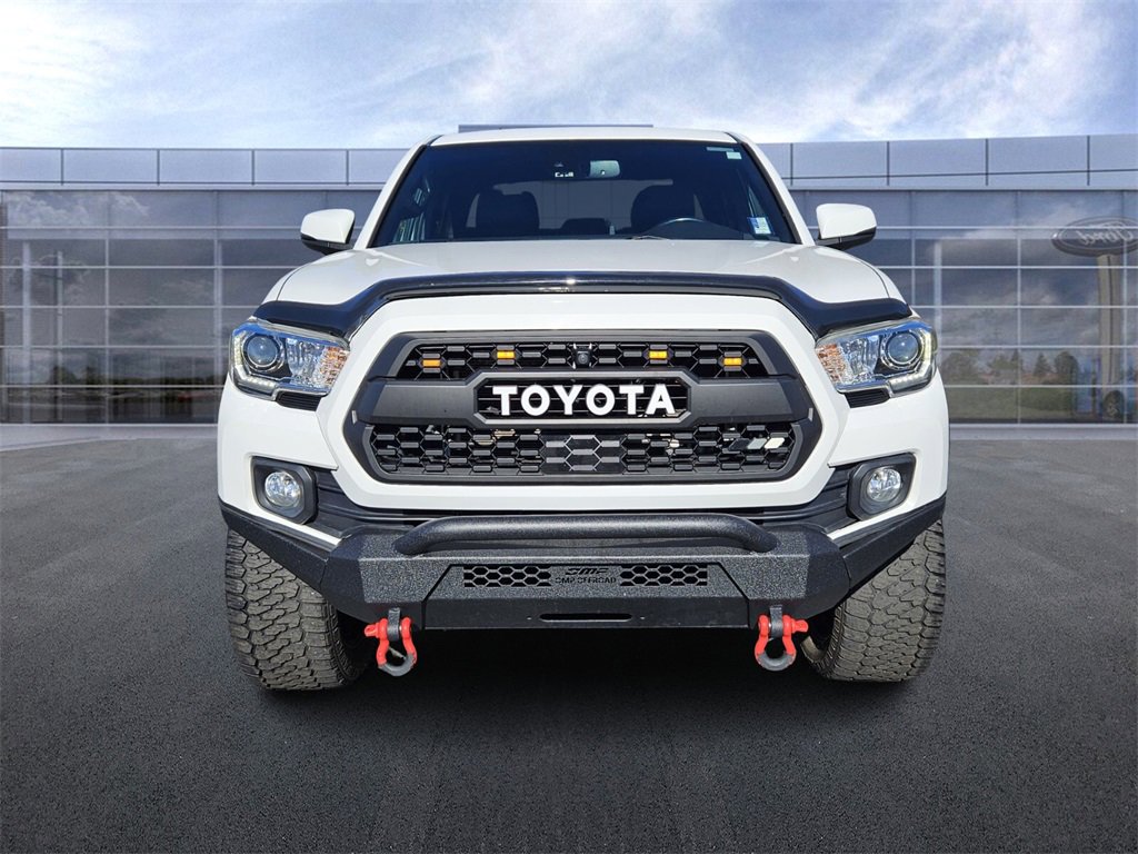 Used 2020 Toyota Tacoma TRD Off-Road image 2