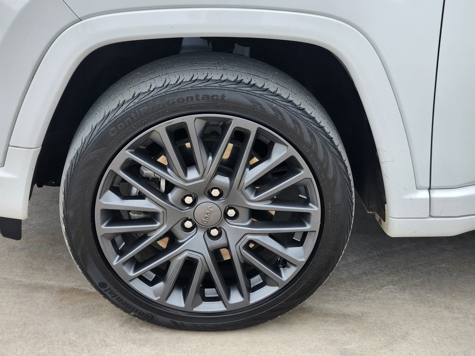 Used 2024 Jeep Compass Limited w/ High Altitude Package image 11