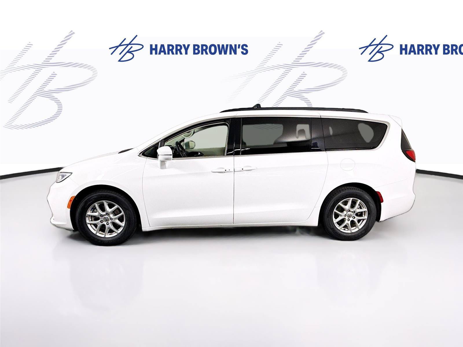 Used 2022 Chrysler Pacifica Touring-L FWD image 28