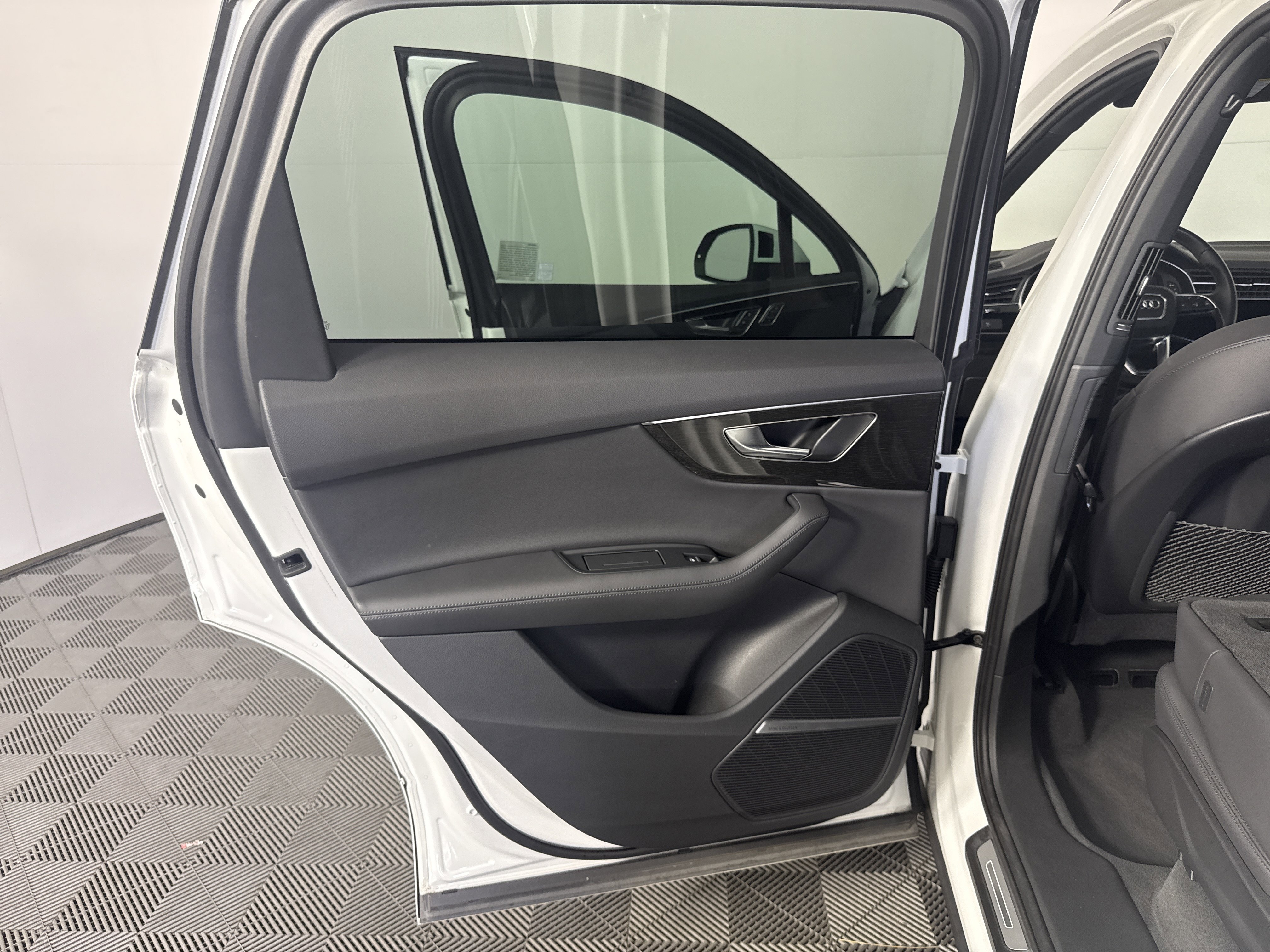 Used 2023 Audi Q7 2.0T Premium Plus w/ Premium Plus Package image 18