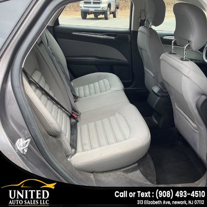Used 2014 Ford Fusion S FWD image 15