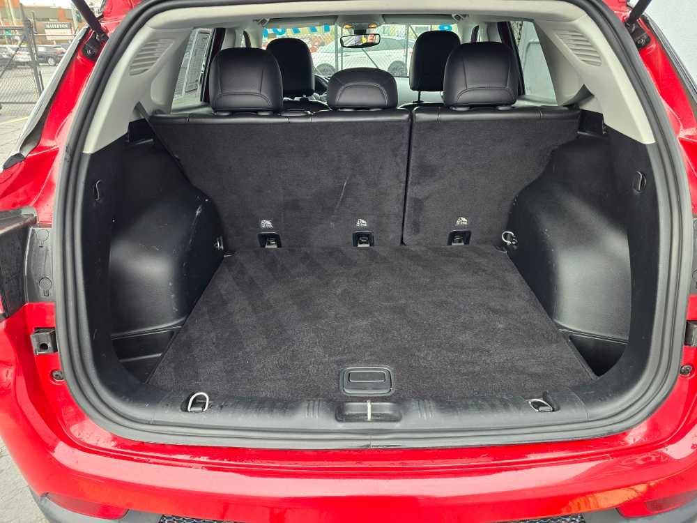 Used 2018 Jeep Compass Latitude w/ Popular Equipment Group image 13