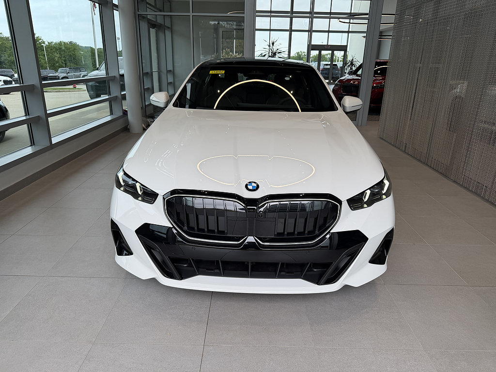 New 2027 BMW 530i xDrive w/ M Sport Package AWD/4WD image 2