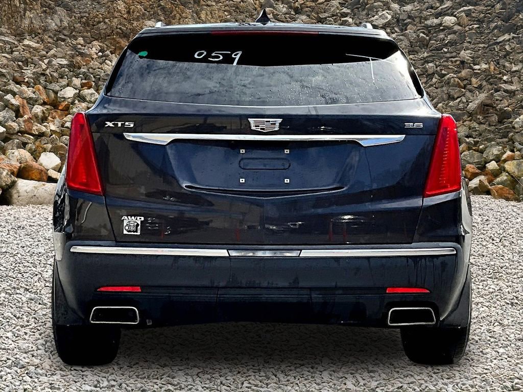 Used 2017 Cadillac XT5 Luxury w/ Driver Awareness Package image 4