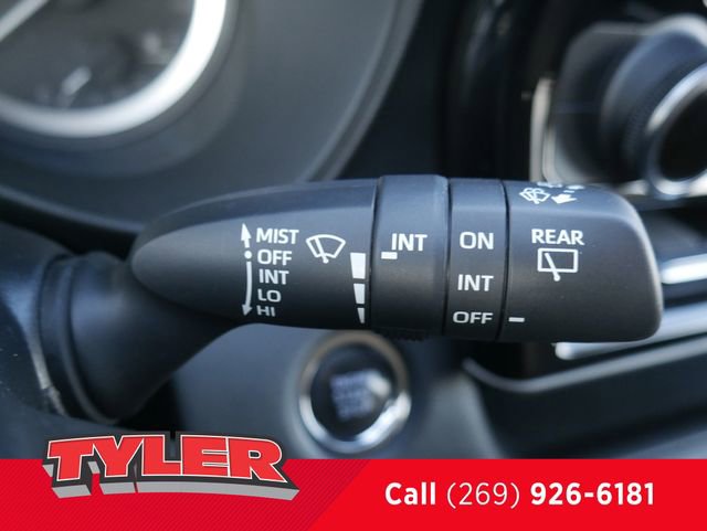 Used 2023 Toyota Highlander LE image 27