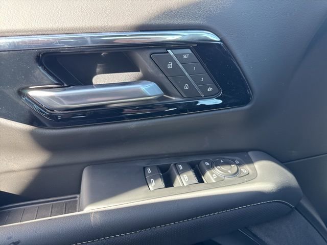 New 2026 Chevrolet Suburban Premier image 25