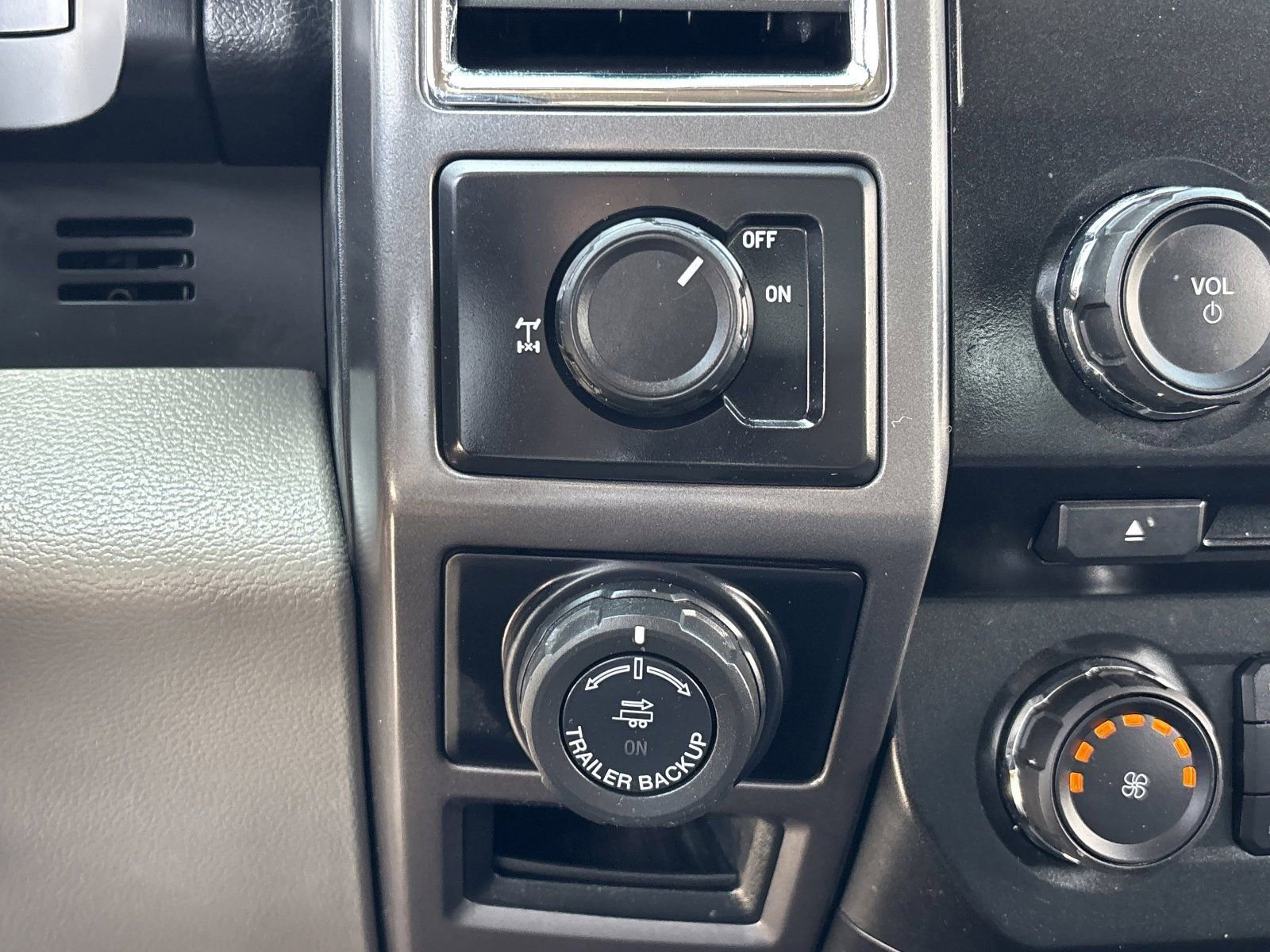 Used 2016 Ford F150 XLT w/ Equipment Group 301A Mid RWD image 27