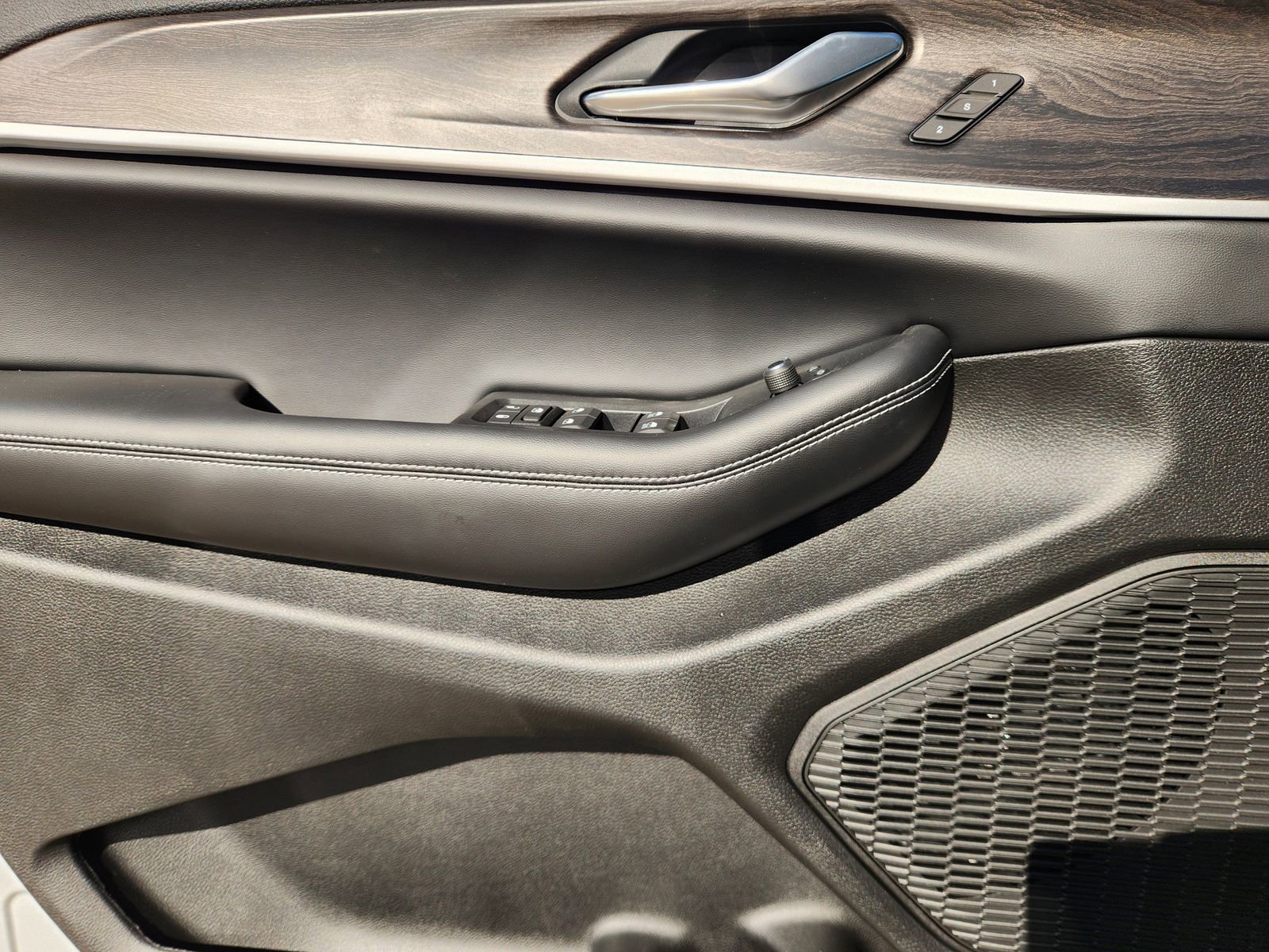 New 2025 Jeep Grand Cherokee L Limited image 18