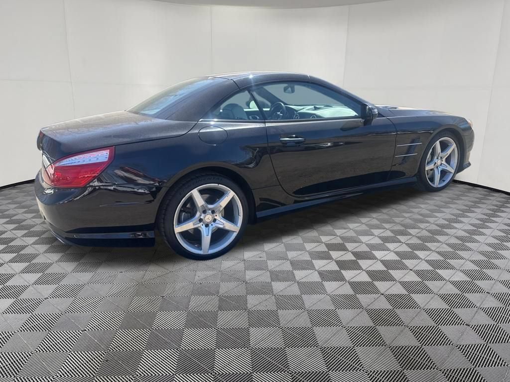 Used 2014 Mercedes-Benz SL 550 image 11