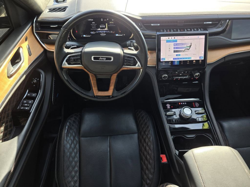 Used 2023 Jeep Grand Cherokee L Summit image 28