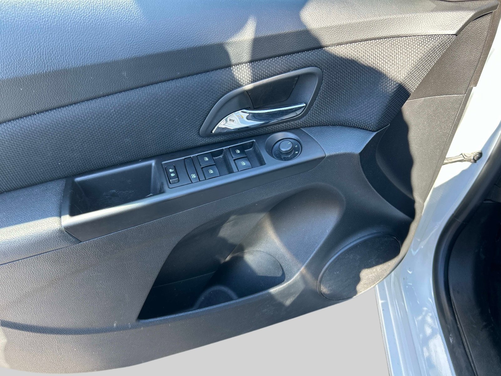 Used 2015 Chevrolet Cruze LT image 17