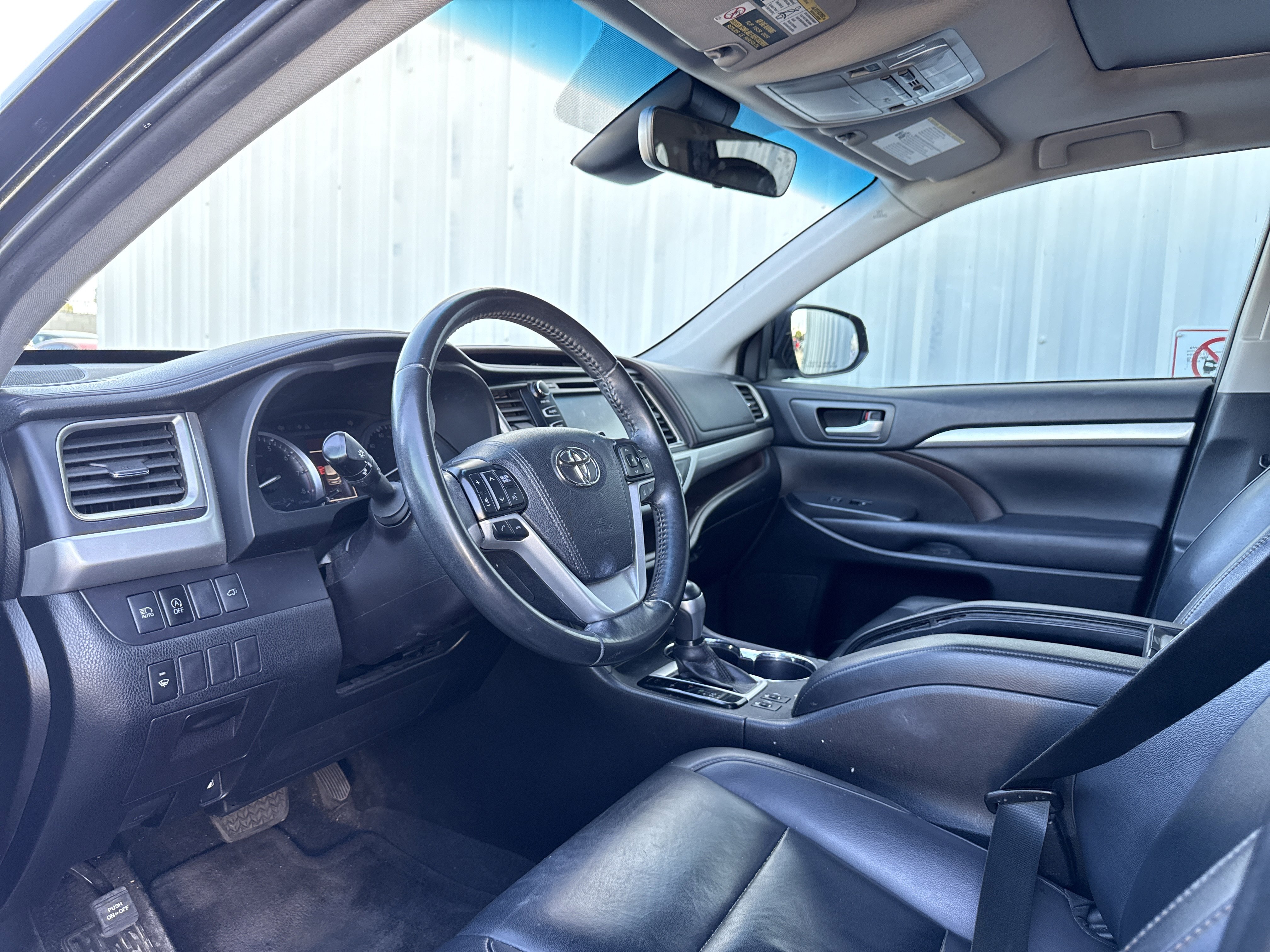 Used 2019 Toyota Highlander XLE image 13