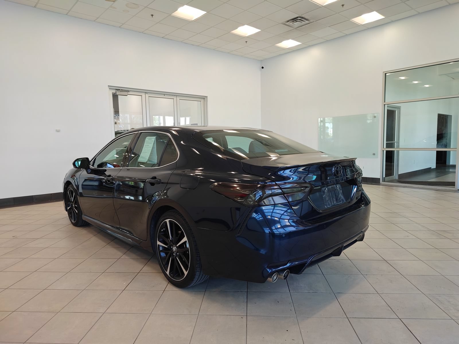 Used 2018 Toyota Camry XSE FWD image 5