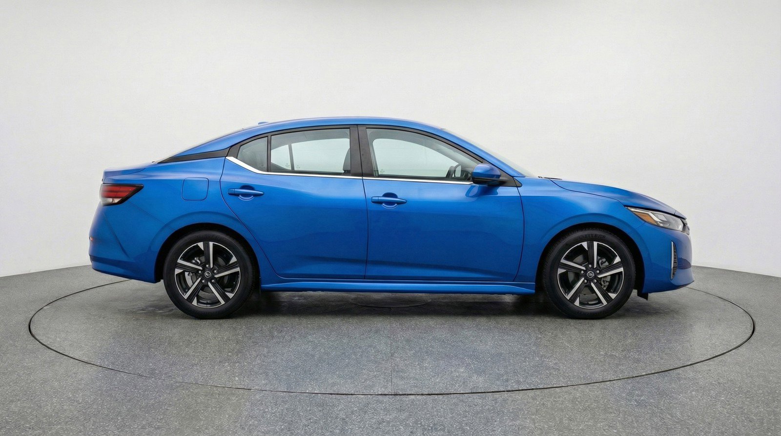 Used 2025 Nissan Sentra SV image 11