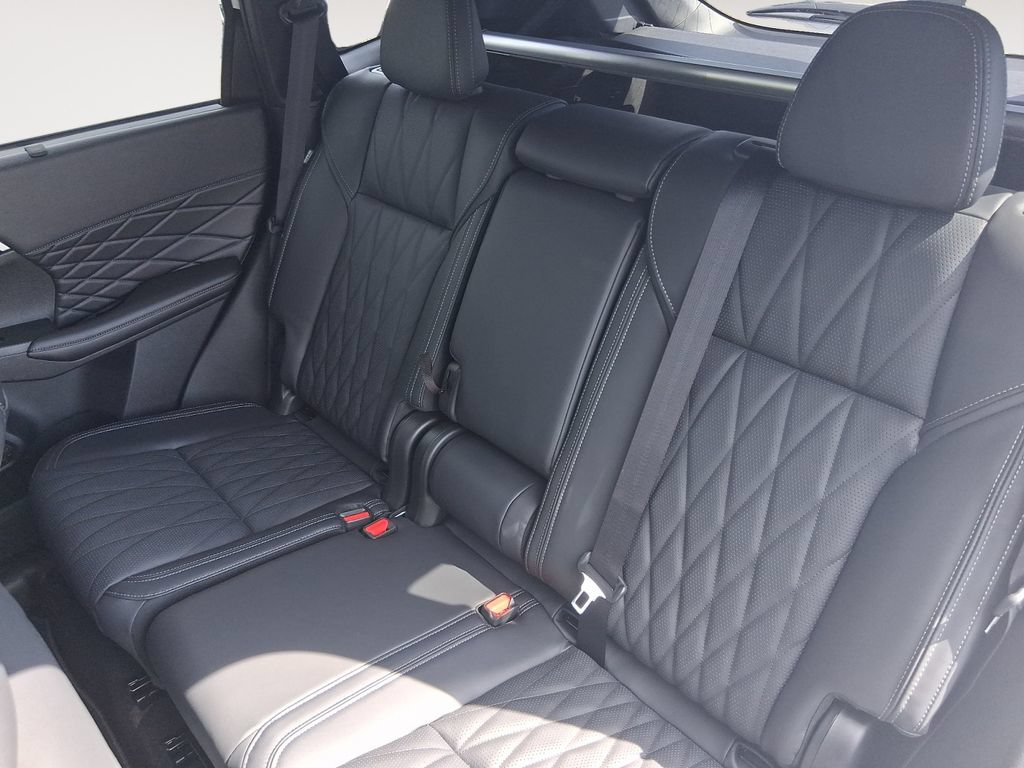New 2026 Mitsubishi Outlander 4WD Plug-In Hybrid image 13