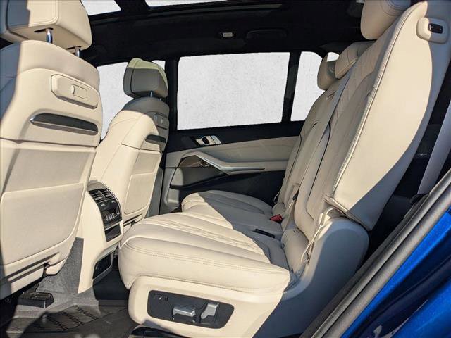 Used 2025 BMW X7 M60i w/ Executive Package image 23