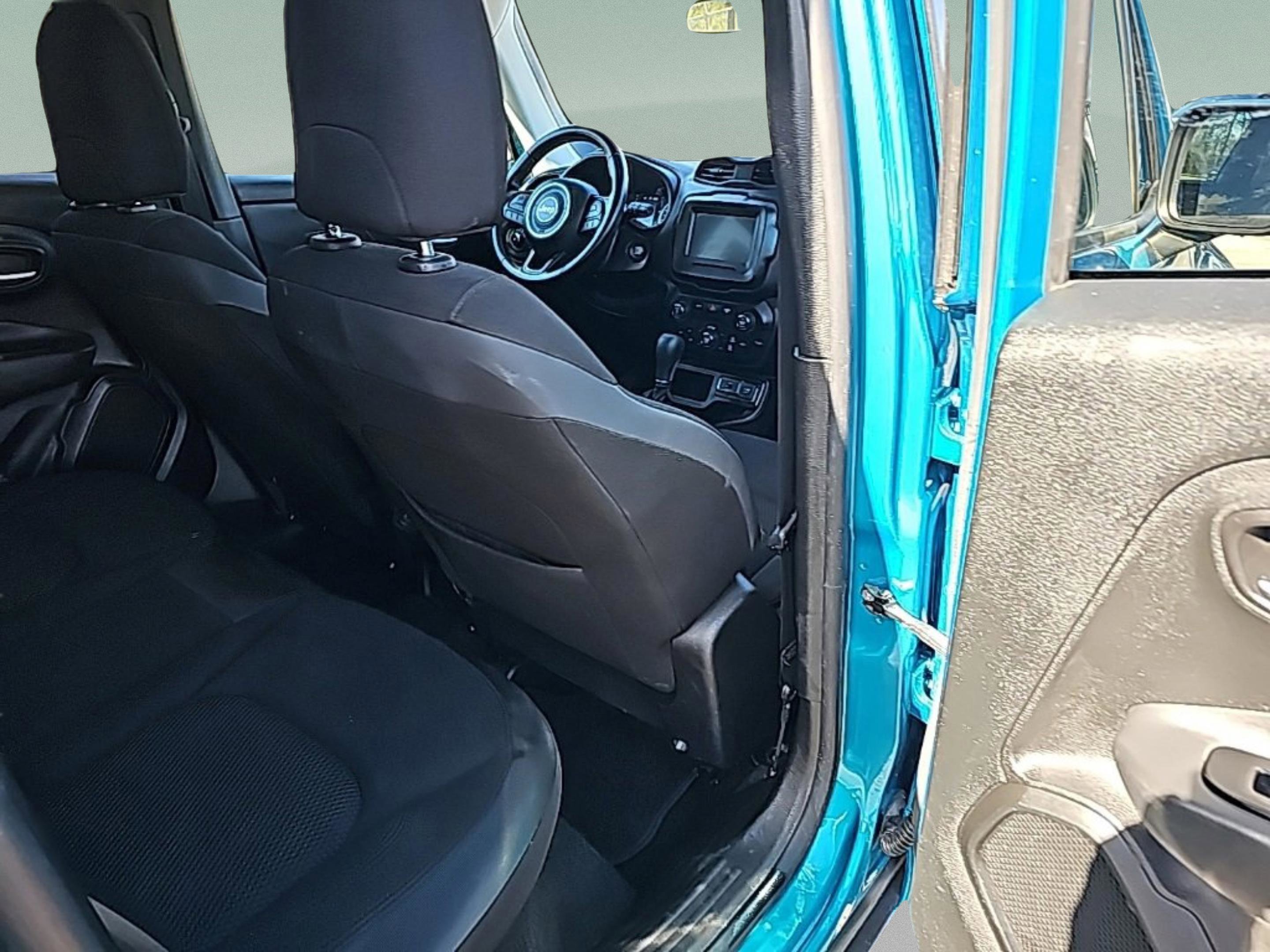 Used 2020 Jeep Renegade Altitude image 29