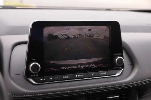 Certified 2025 Nissan Rogue SV AWD/4WD image 18