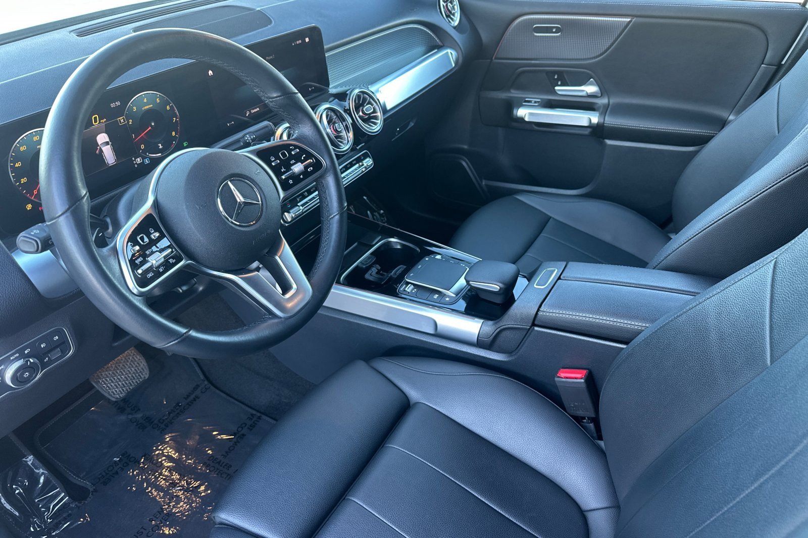 Used 2022 Mercedes-Benz GLB 250 4MATIC image 9