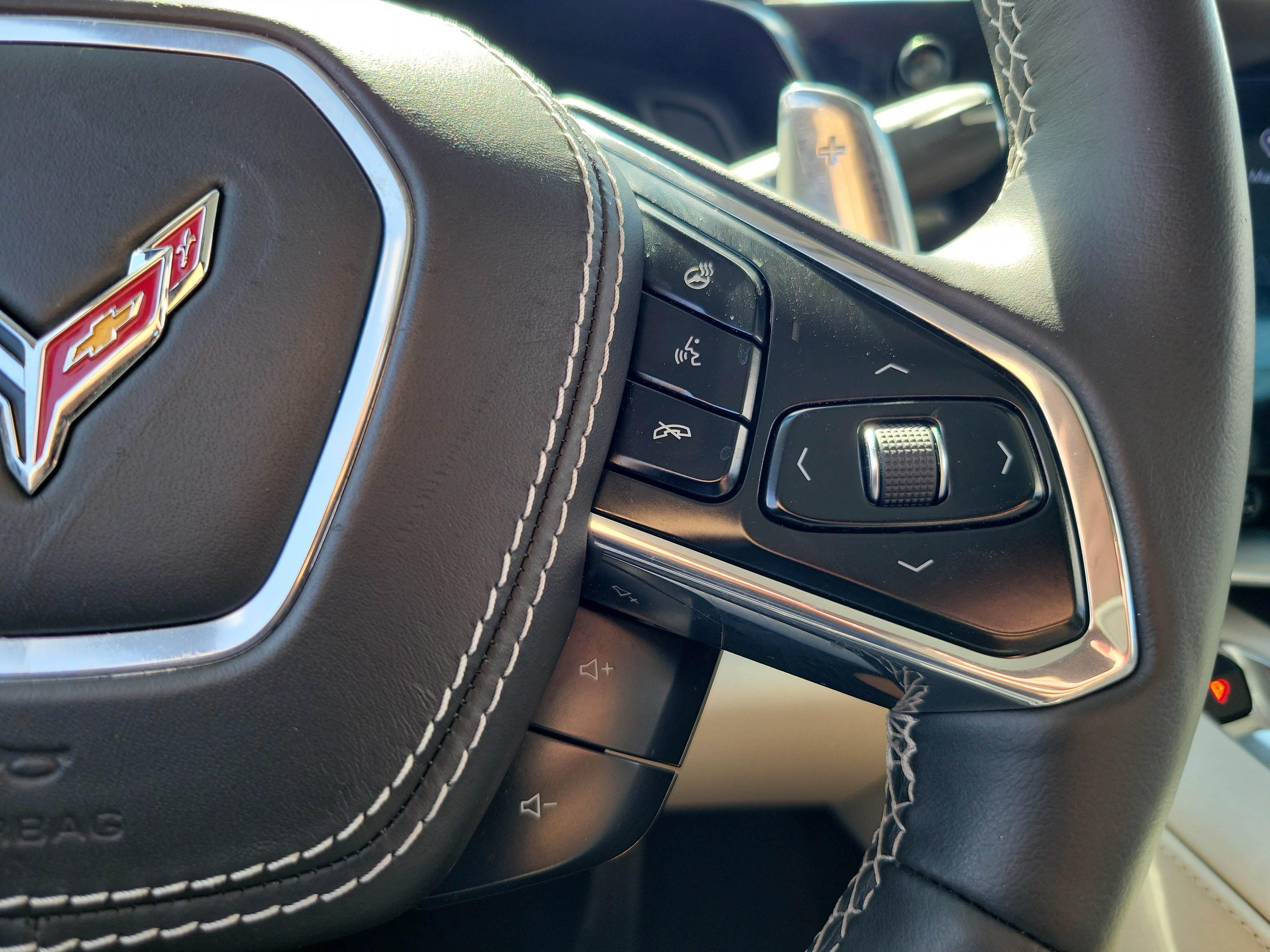 Used 2024 Chevrolet Corvette Stingray Premium Cpe w/ Z51 Performance Package RWD image 18