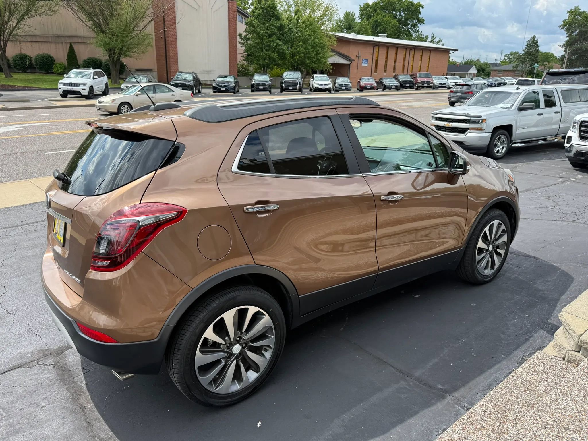 Used 2017 Buick Encore Essence FWD image 6