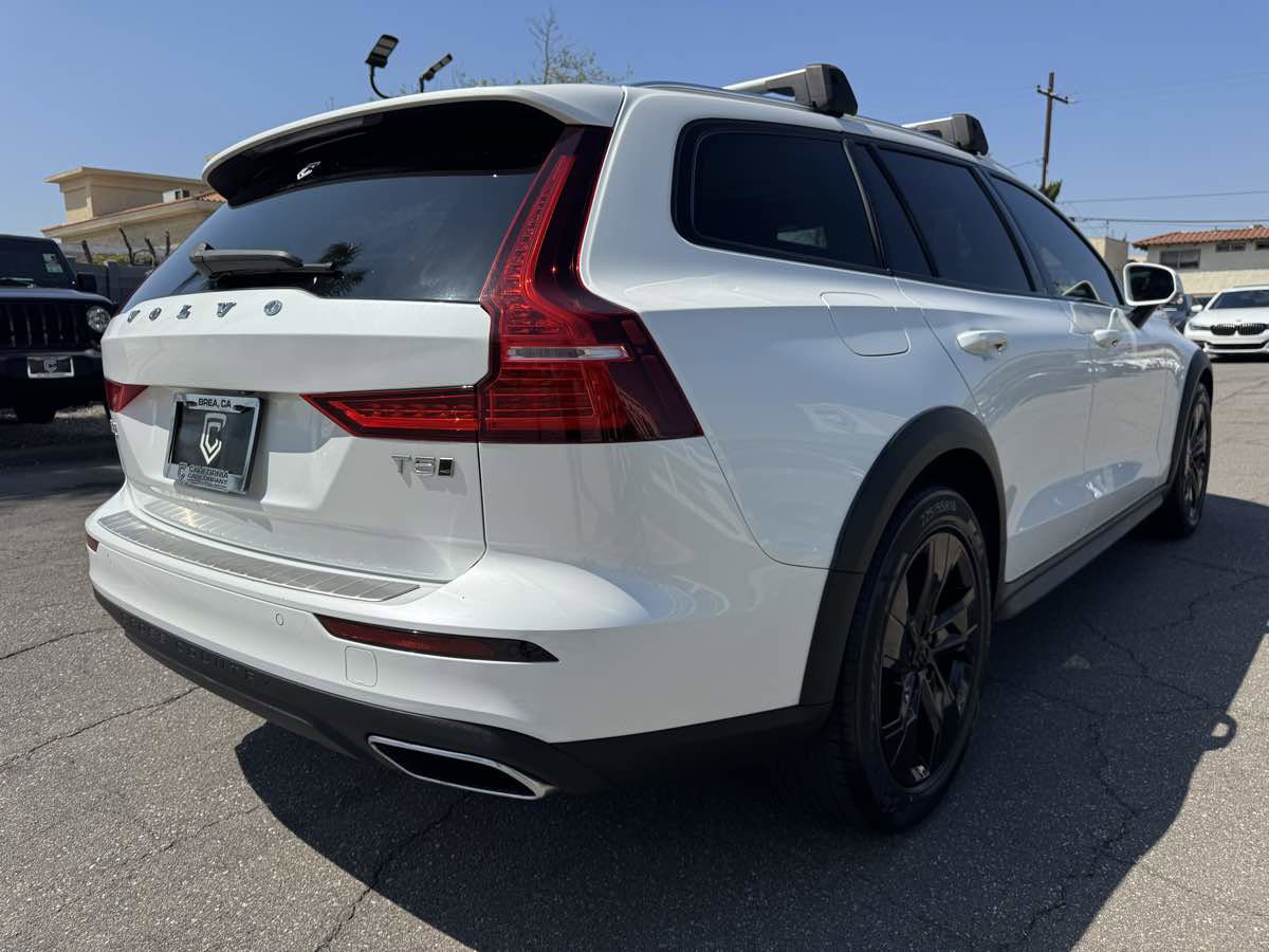 Used 2020 Volvo V60 T5 Cross Country w/ Protection Package Premier AWD/4WD image 8