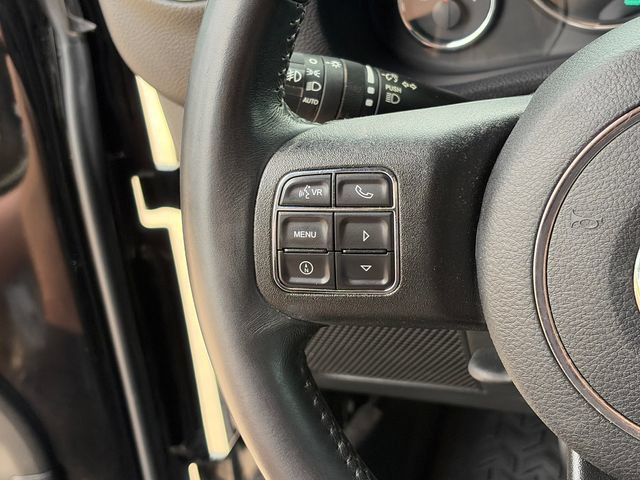 Used 2018 Jeep Wrangler Unlimited Rubicon w/ Connectivity Group AWD/4WD image 28