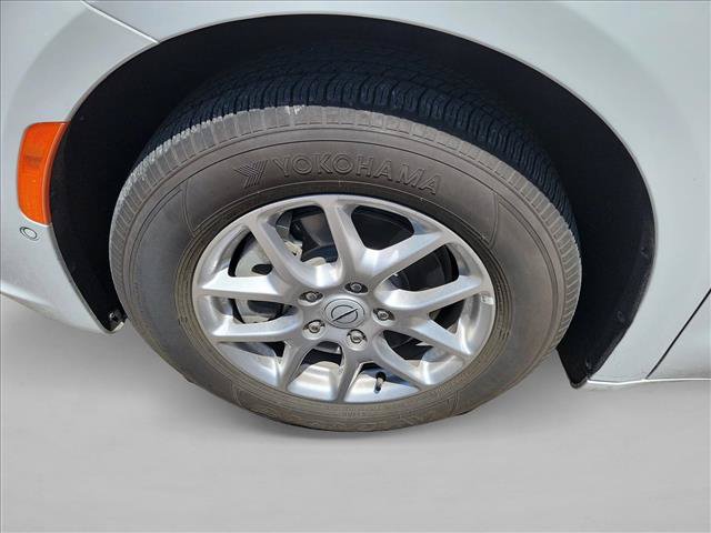 Used 2026 Chrysler Pacifica Select FWD image 9