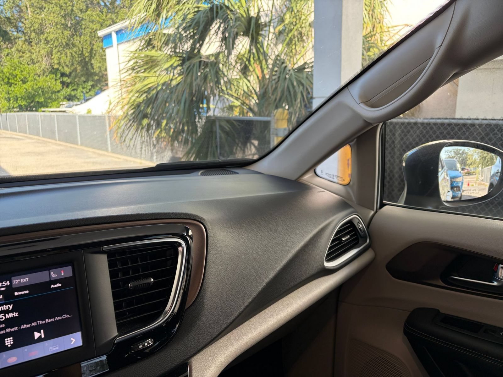 Used 2024 Chrysler Voyager LX FWD image 36