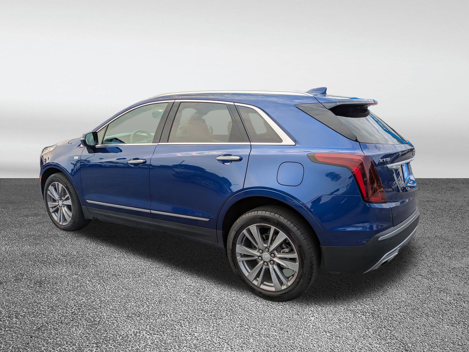 Certified 2023 Cadillac XT5 Premium Luxury w/ LPO, Floor Liner Package FWD image 28