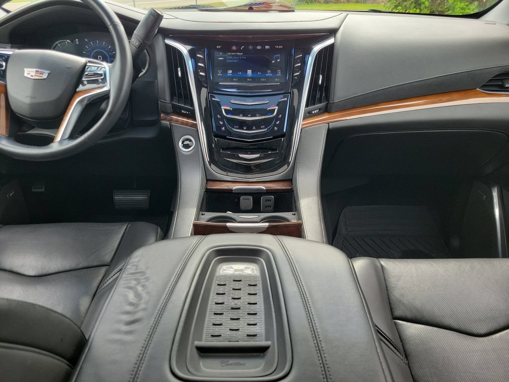 Used 2017 Cadillac Escalade Luxury AWD/4WD image 15