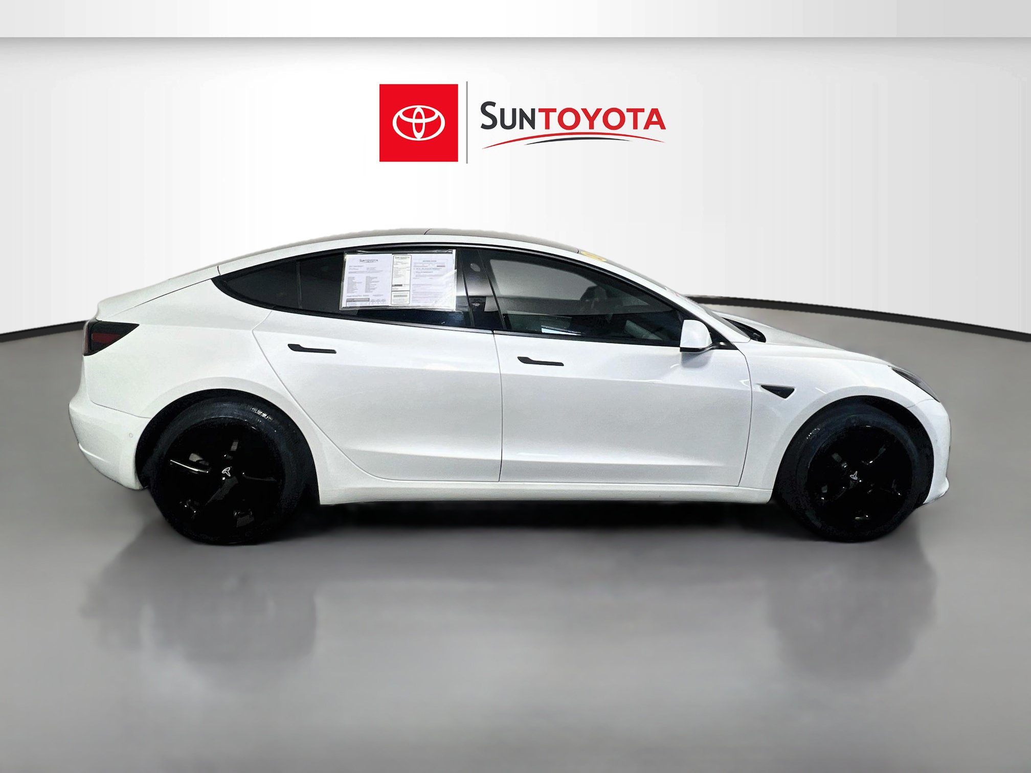Used 2021 Tesla Model 3 Standard Range Plus RWD image 2